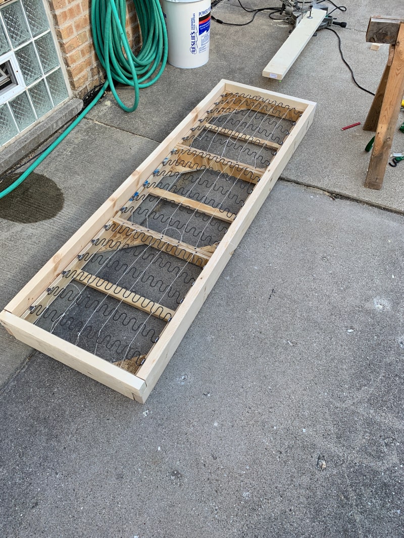 Box supports in frame